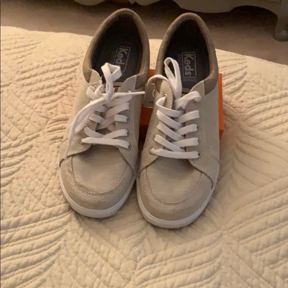 Canvas sneakers